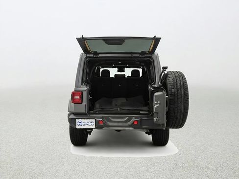 Used 2025 Jeep Wrangler Unlimited Sahara AWD/4WD image 19