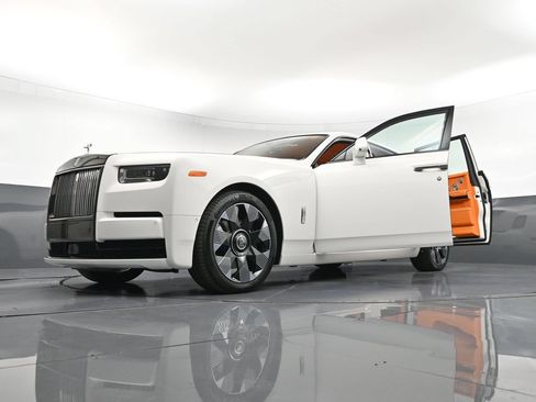 New 2027 Rolls-Royce Phantom Sedan RWD image 43