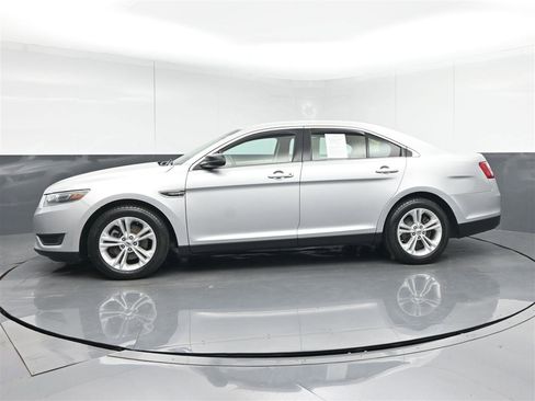 Used 2019 Ford Taurus SE FWD image 8