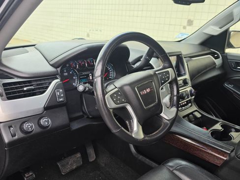 Used 2017 GMC Yukon SLT w/ Open Road Package AWD/4WD image 10