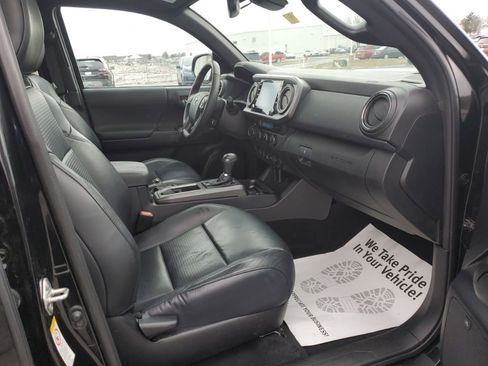 Used 2020 Toyota Tacoma TRD Sport image 33