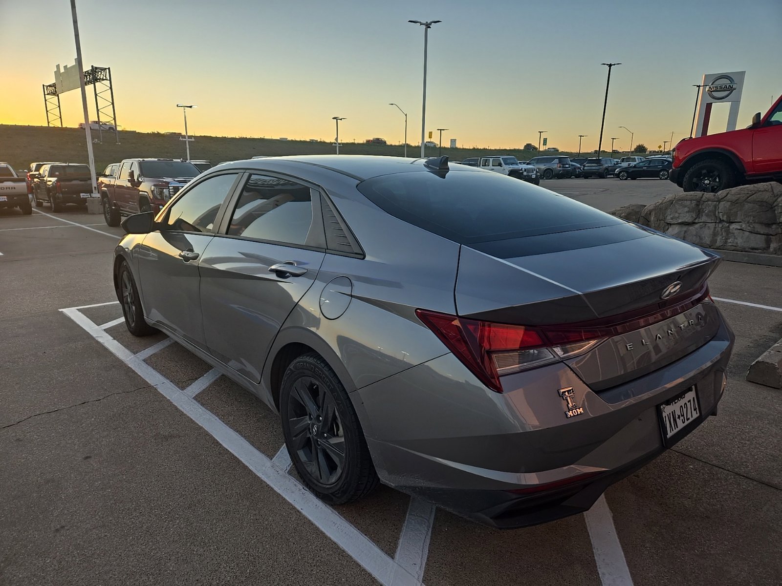 Used 2021 Hyundai Elantra SEL FWD image 9