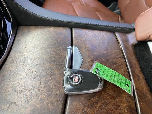 Used 2015 Cadillac Escalade Luxury RWD image 38