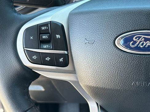 Certified 2023 Ford Explorer XLT RWD image 15