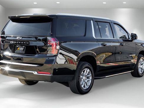 Used 2025 Chevrolet Suburban LS image 6