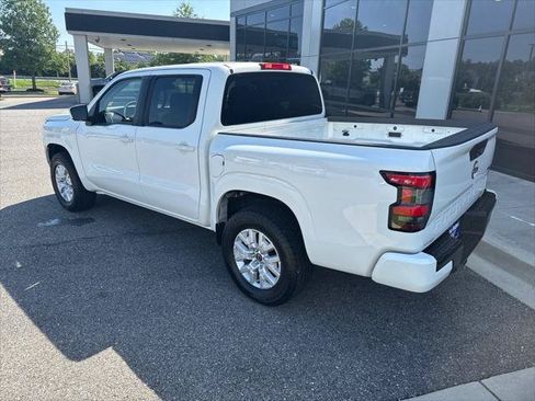 Used 2023 Nissan Frontier SV AWD/4WD image 6