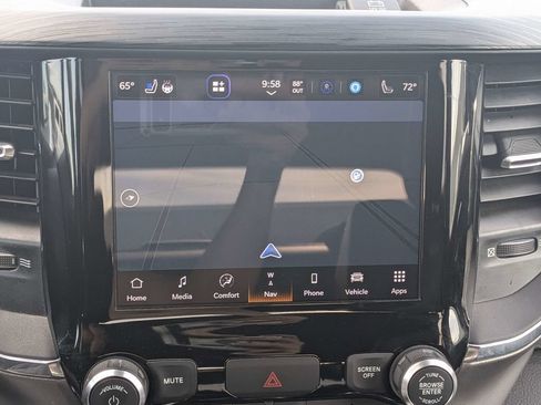 Used 2024 RAM 1500 Laramie RWD image 27