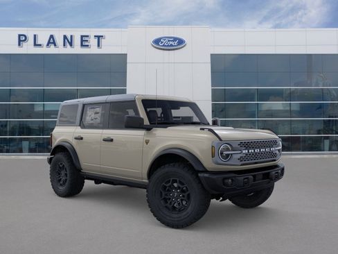 New 2026 Ford Bronco Badlands image 9