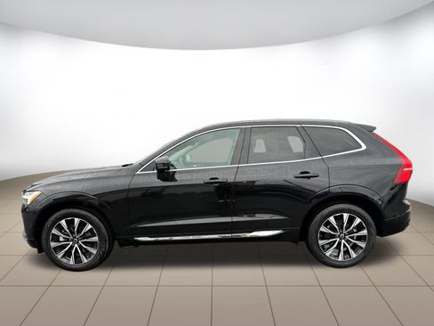 Used 2023 Volvo XC60 B5 Plus image 4