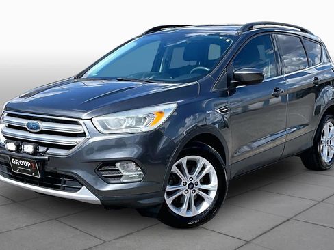 Used 2017 Ford Escape SE w/ Equipment Group 201A FWD image 35