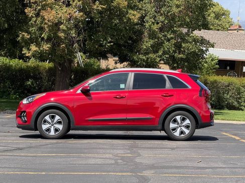 Used 2021 Kia Niro LX FWD image 2
