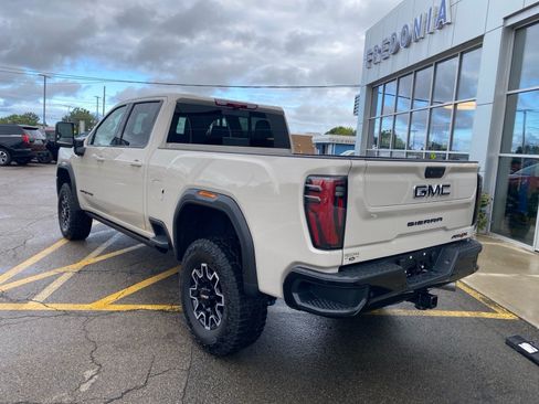 Used 2026 GMC Sierra 2500 AT4X w/ LPO, Black Badging Package AWD/4WD image 4