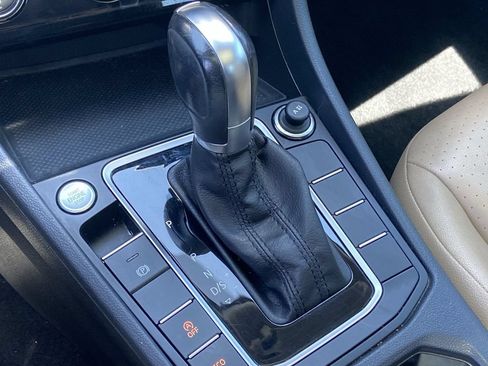 Used 2019 Volkswagen Jetta SE FWD image 11