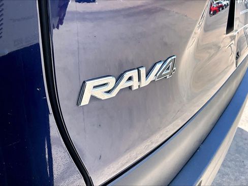 Used 2020 Toyota RAV4 XLE w/ Convenience Package FWD image 30