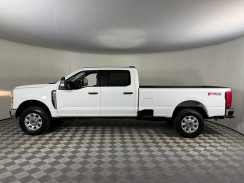 Used 2024 Ford F350 XLT w/ FX4 Off-Road Package image 11
