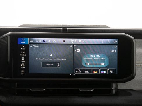 Used 2024 Jeep Wrangler Unlimited AWD/4WD image 17
