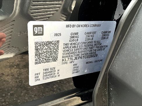 Used 2026 Chevrolet Trax RS w/ Sunroof Package image 11