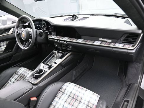 Certified 2025 Porsche 911 Turbo AWD/4WD image 31