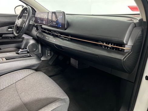 Used 2024 Nissan Ariya FWD image 31