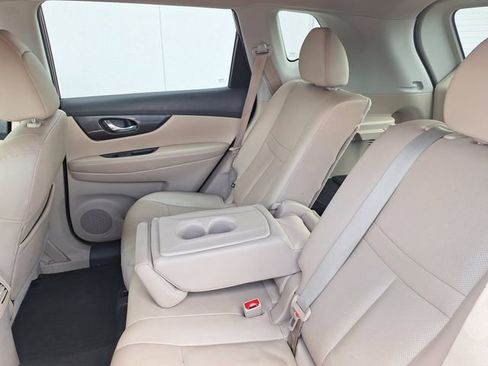 Used 2016 Nissan Rogue SL image 16