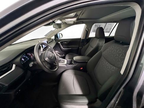 Used 2025 Toyota RAV4 XLE w/ Convenience Package FWD image 14