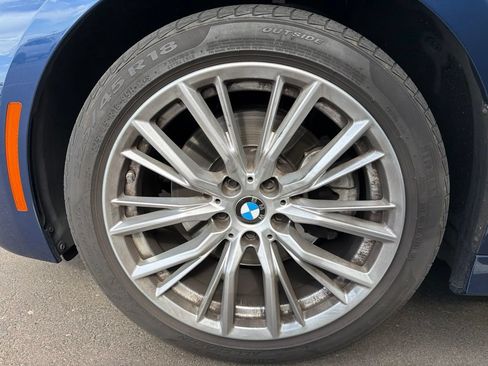 Used 2023 BMW 330i Sedan w/ Premium Package RWD image 5