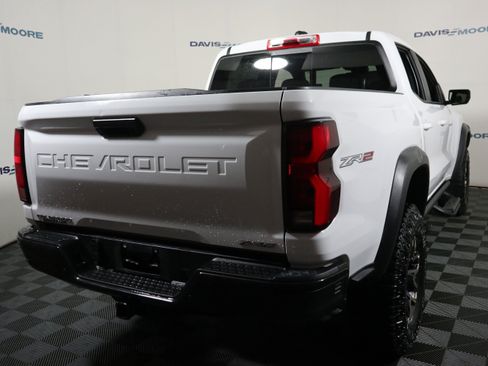 Used 2024 Chevrolet Colorado ZR2 w/ Safety Package AWD/4WD image 17