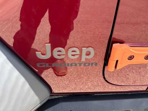 Used 2021 Jeep Gladiator Mojave w/ Cold Weather Group AWD/4WD image 28