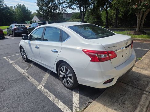 Used 2016 Nissan Sentra SL w/ Technology Package FWD image 2