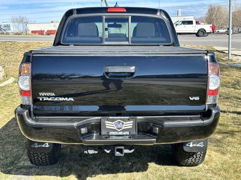 Used 2015 Toyota Tacoma 4x4 Double Cab w/ TRD Sport Package image 8