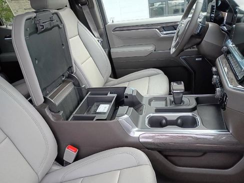 New 2025 Chevrolet Silverado 1500 LTZ w/ Technology Package AWD/4WD image 9