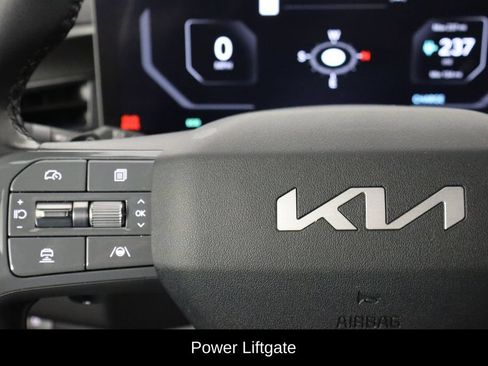 Used 2024 Kia EV9 Light Long Range RWD image 8