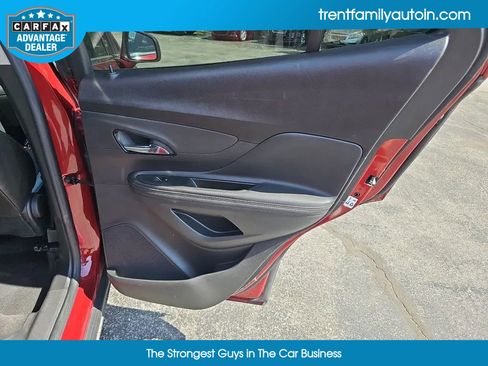 Used 2022 Buick Encore Preferred image 34