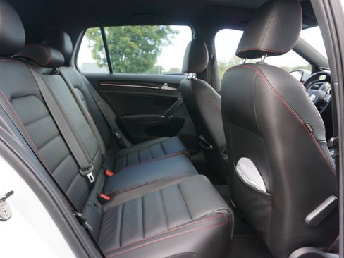 Used 2017 Volkswagen GTI SE FWD image 21