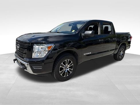 Used 2023 Nissan Titan SV RWD image 3