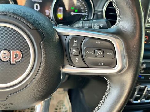 Used 2021 Jeep Wrangler Unlimited Sahara w/ Dual Top Group AWD/4WD image 23