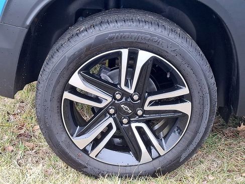 New 2026 Chevrolet TrailBlazer LT w/ LPO, Blackout Package FWD image 5