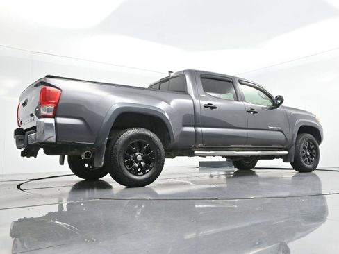 Used 2017 Toyota Tacoma SR5 w/ Tow Package AWD/4WD image 46