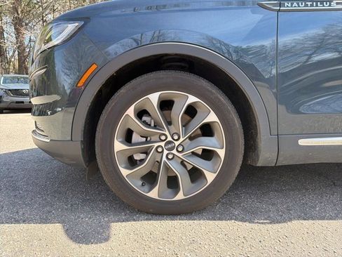 Used 2023 Lincoln Nautilus Reserve image 9