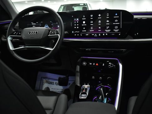 Used 2025 Audi Q5 Premium w/ Convenience Package AWD/4WD image 18