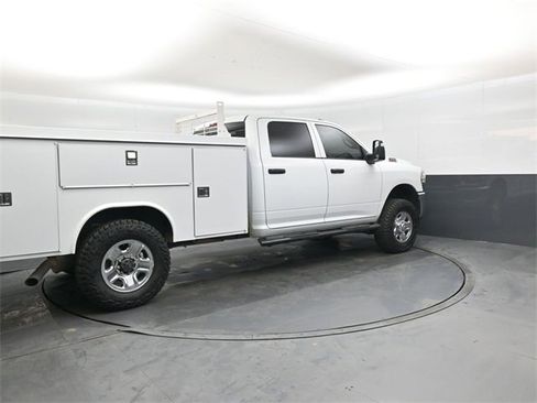 Used 2024 RAM 3500 Tradesman w/ Chrome Appearance Group image 3