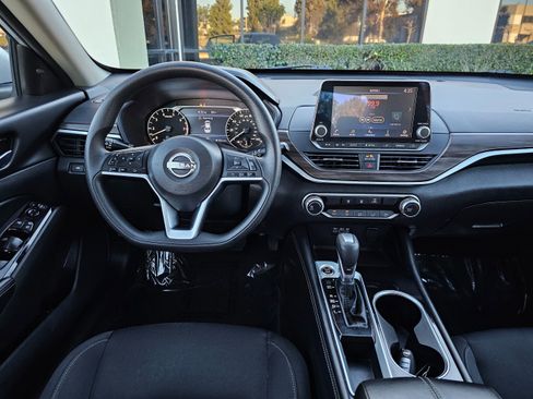 Used 2023 Nissan Altima 2.5 SV image 21