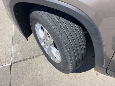 Used 2020 Chevrolet Traverse LT image 33