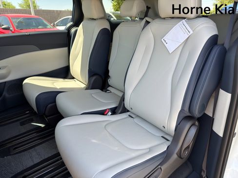 New 2026 Kia Carnival EX FWD image 21
