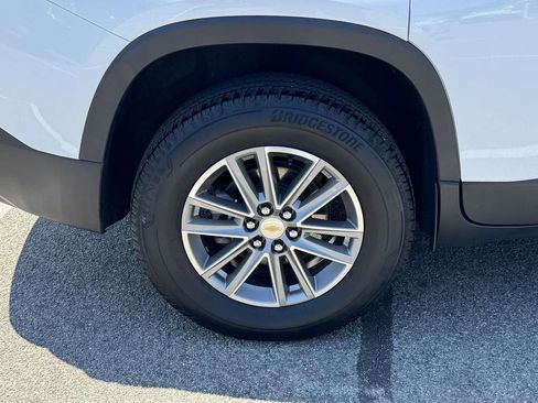 Used 2023 Chevrolet Traverse LT AWD/4WD image 9