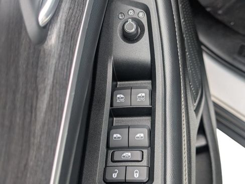 Used 2025 Jeep Grand Cherokee Limited RWD image 15