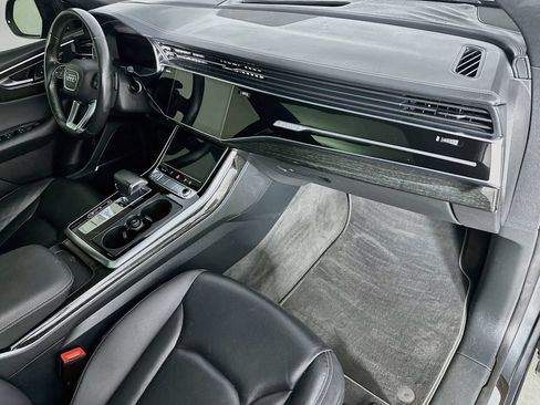 Used 2019 Audi Q8 Prestige w/ Adaptive Chassis Package AWD/4WD image 32