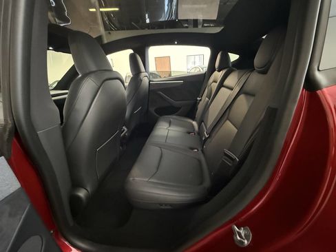 Used 2026 Tesla Model Y Long Range RWD image 32