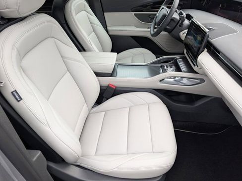 New 2026 Lincoln Nautilus Premier image 27