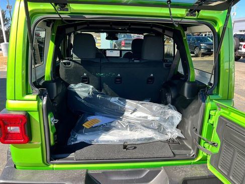 Used 2025 Jeep Wrangler Sport S image 10